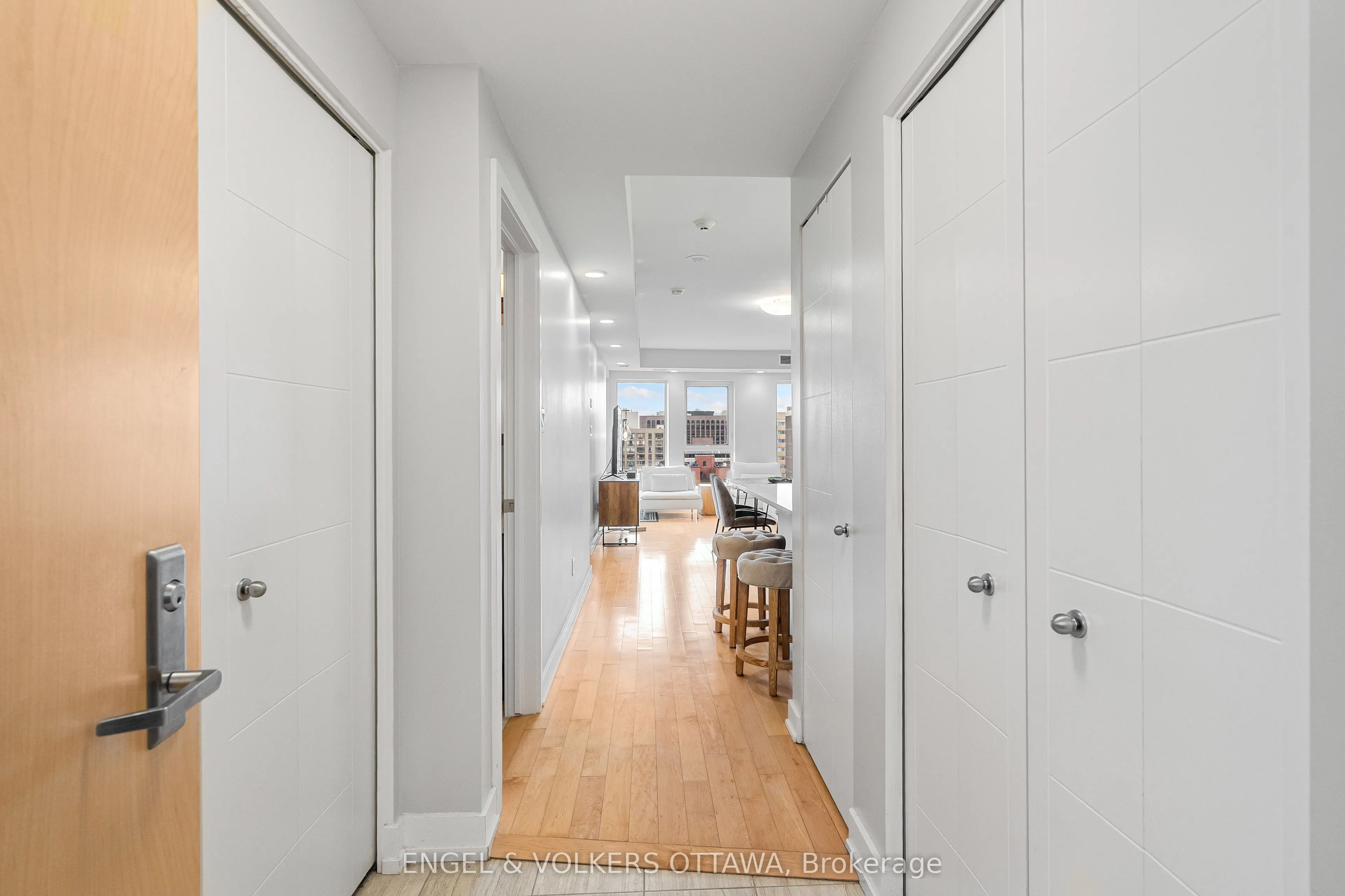 40 Nepean Street, #907