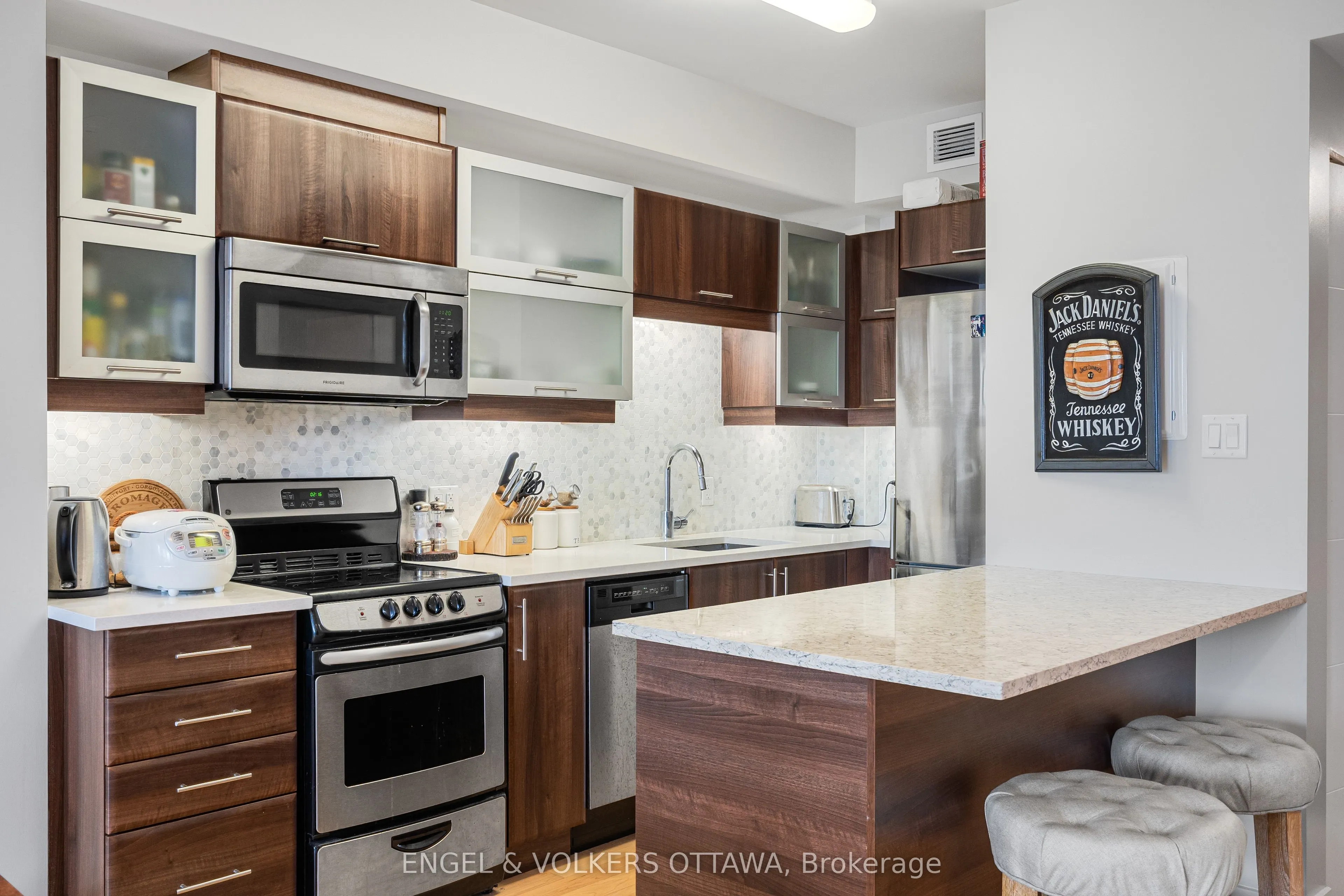 40 Nepean Street, #907