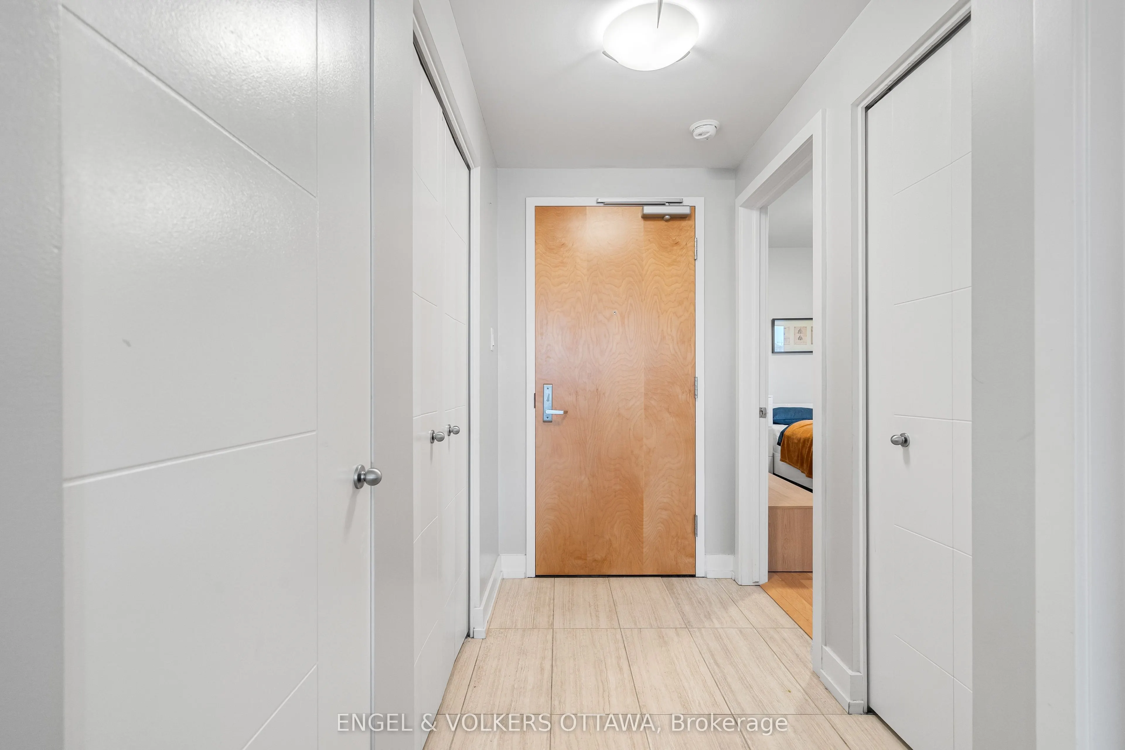 40 Nepean Street, #907