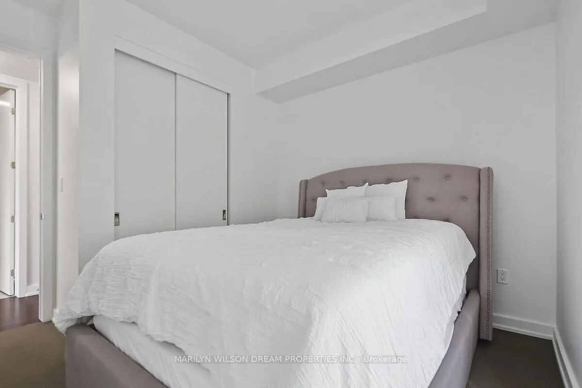 111 Champagne Avenue S, #1101