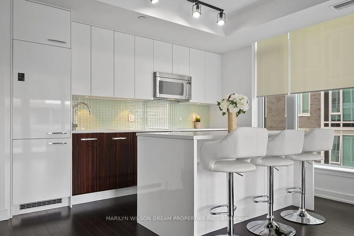 111 Champagne Avenue S, #1101