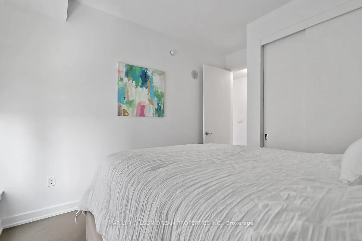111 Champagne Avenue S, #1101