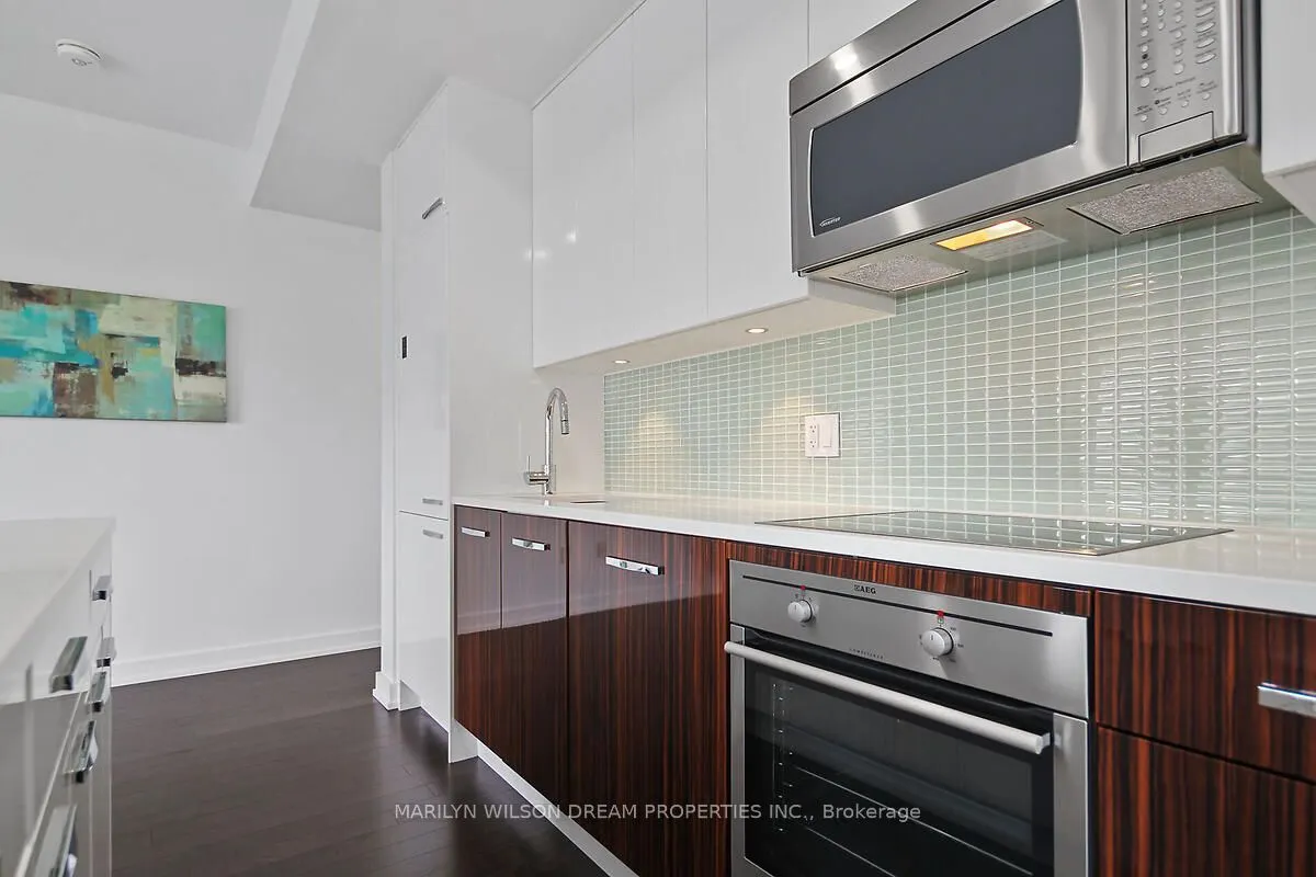 111 Champagne Avenue S, #1101