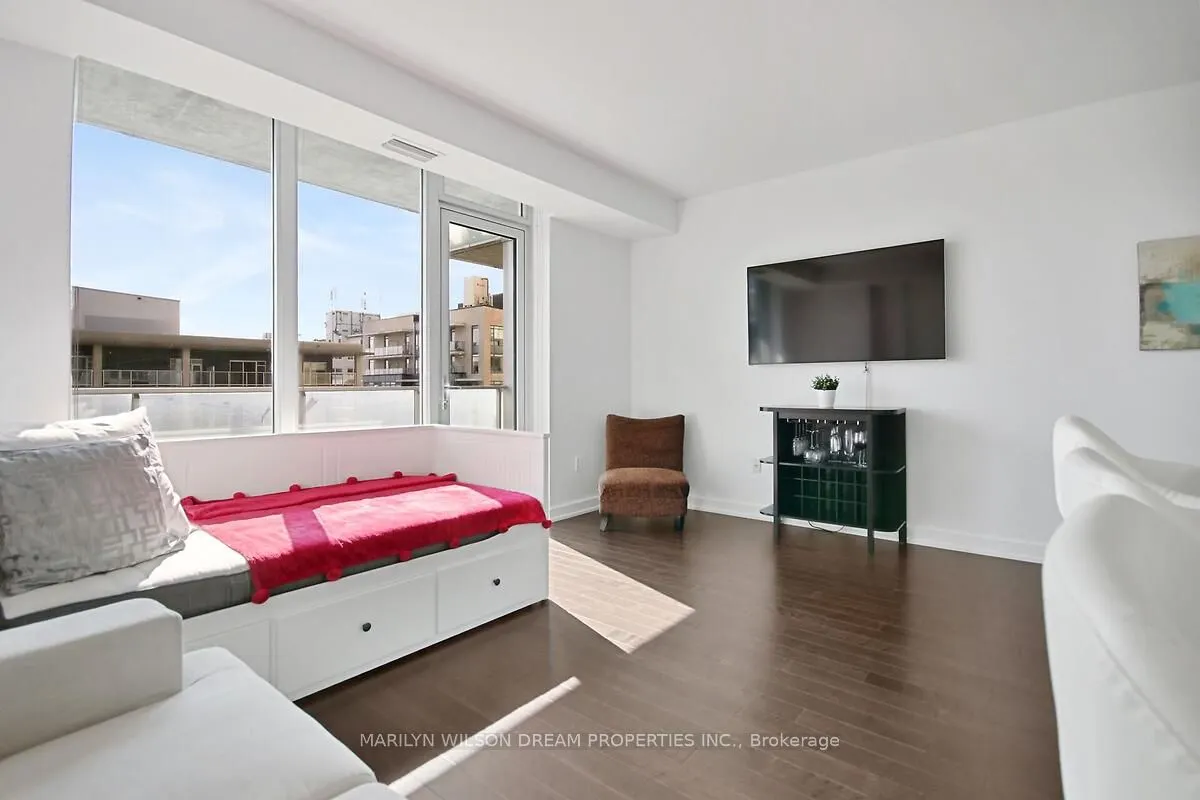 111 Champagne Avenue S, #1101