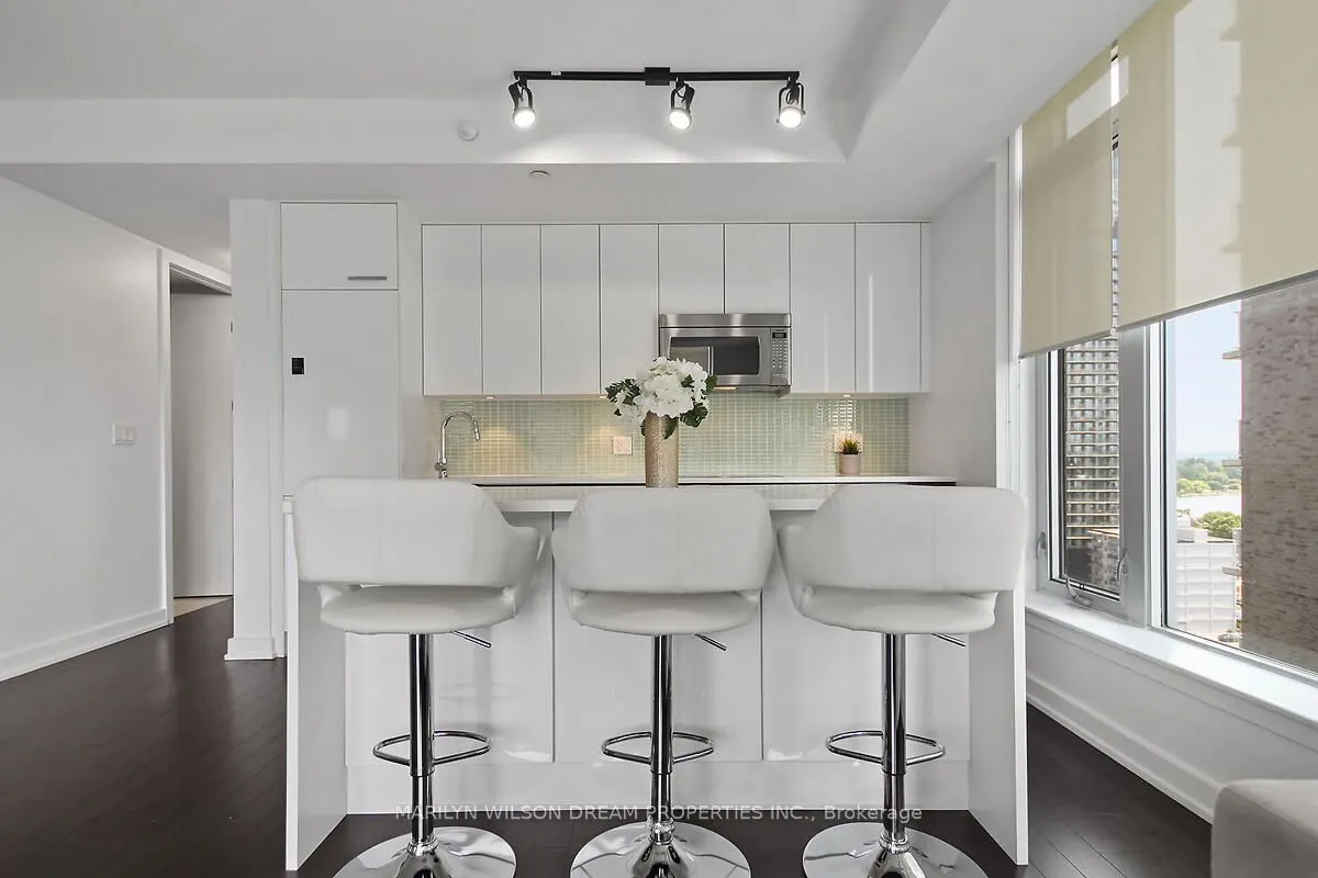 111 Champagne Avenue S, #1101