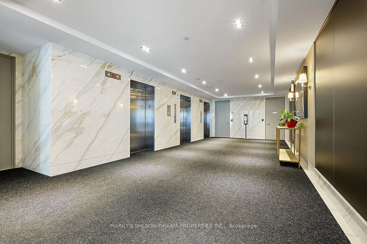 111 Champagne Avenue S, #1101