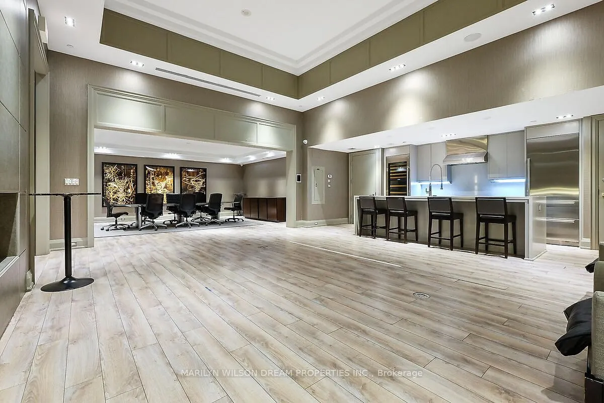 111 Champagne Avenue S, #1101