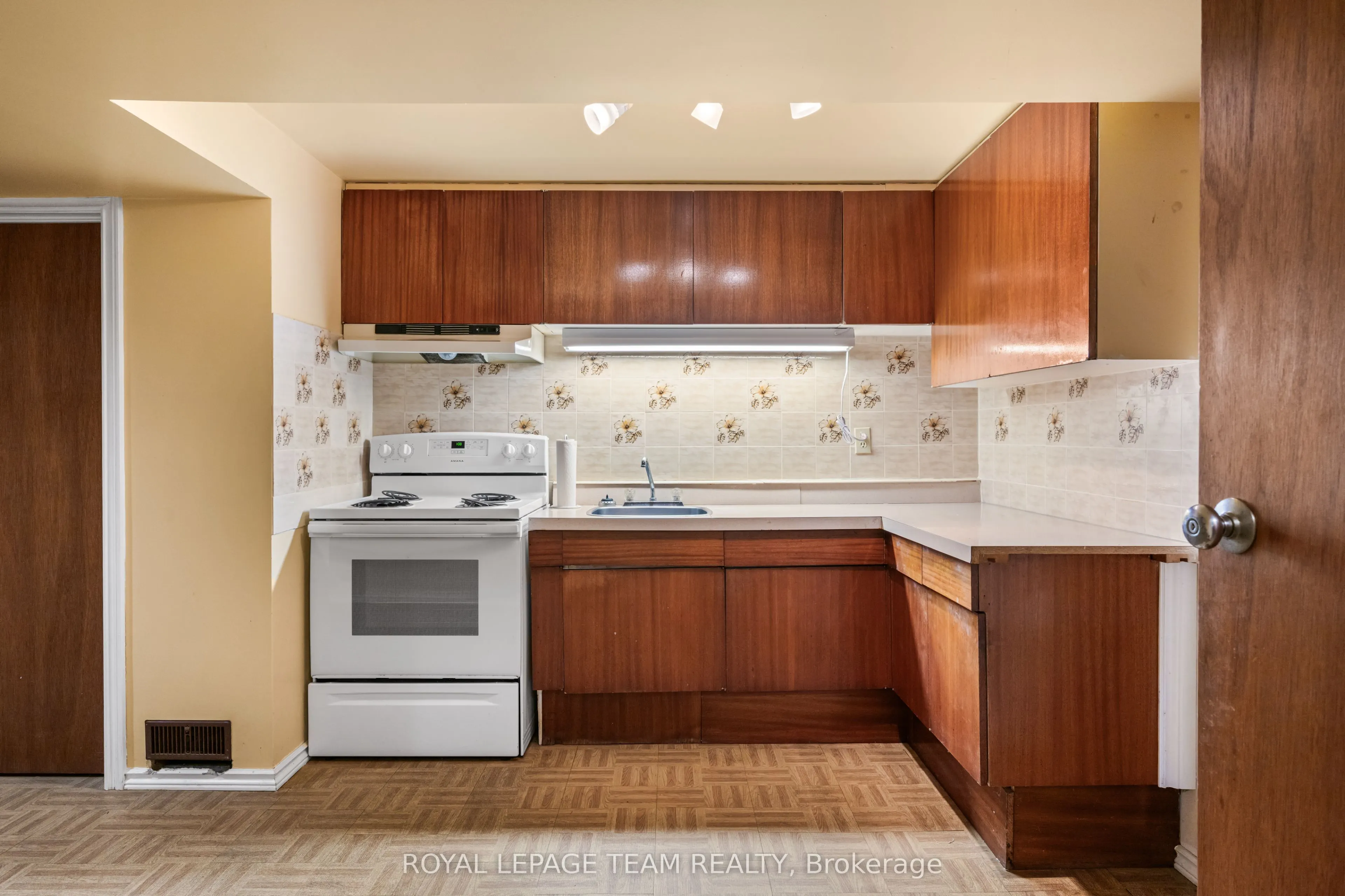 5 Spring Garden Avenue