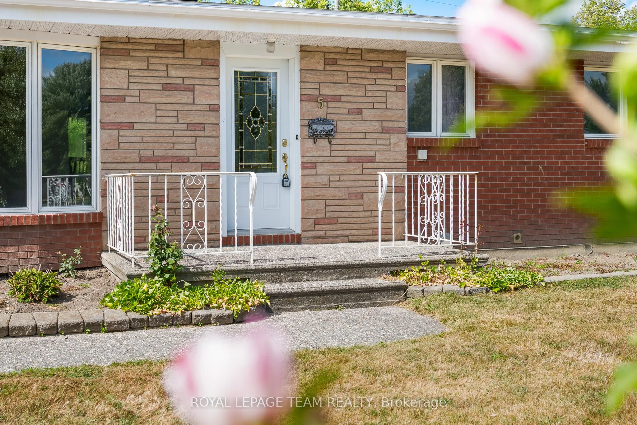 5 Spring Garden Avenue