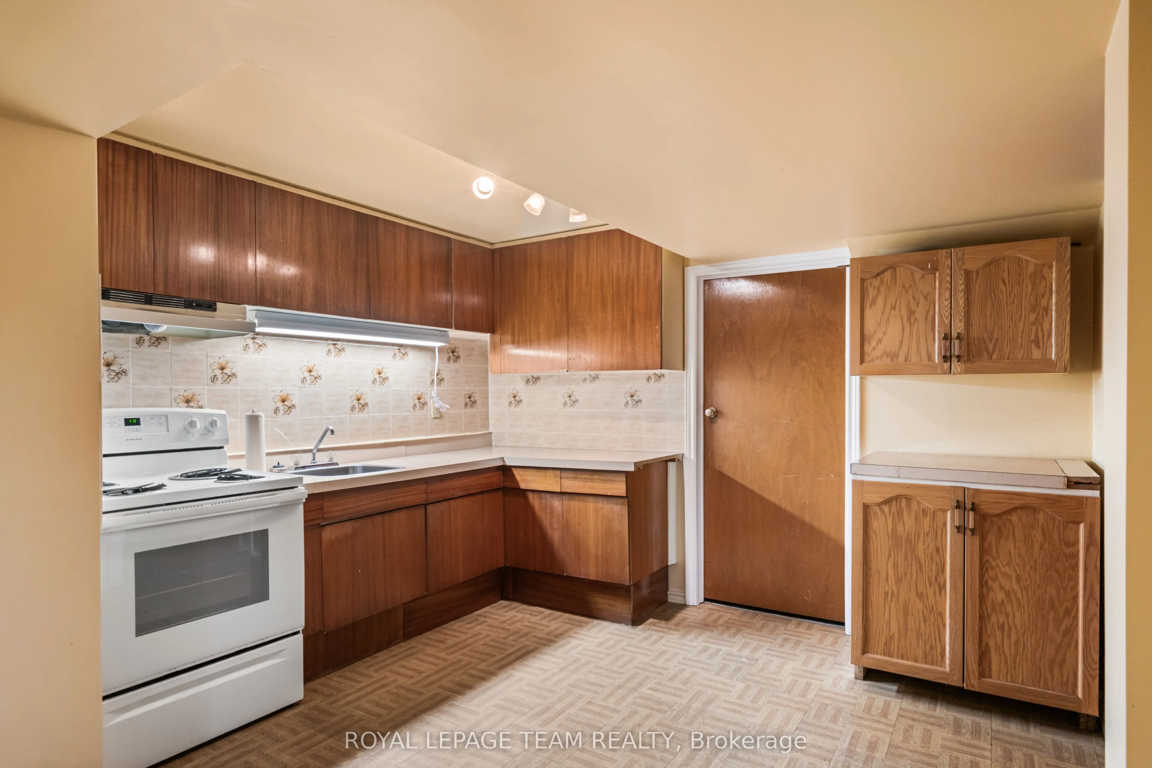 5 Spring Garden Avenue