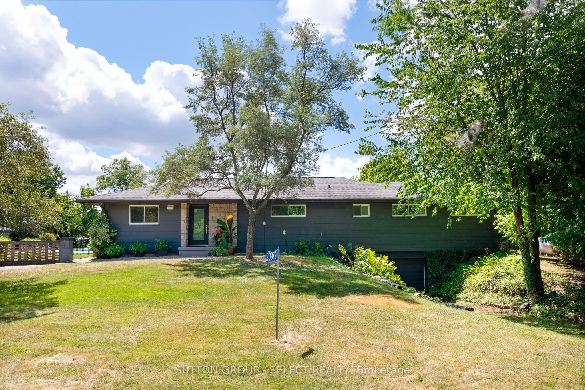 20979 Lakeside Drive