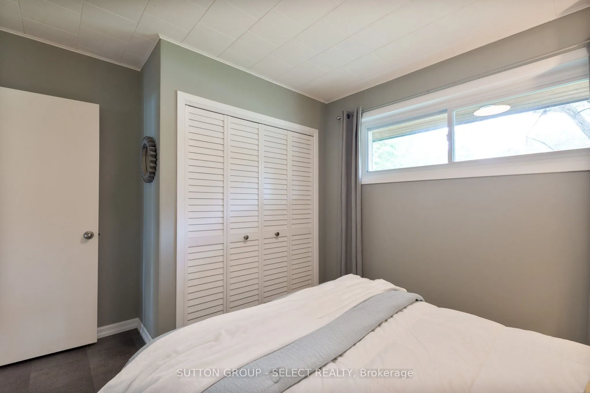 20979 Lakeside Drive