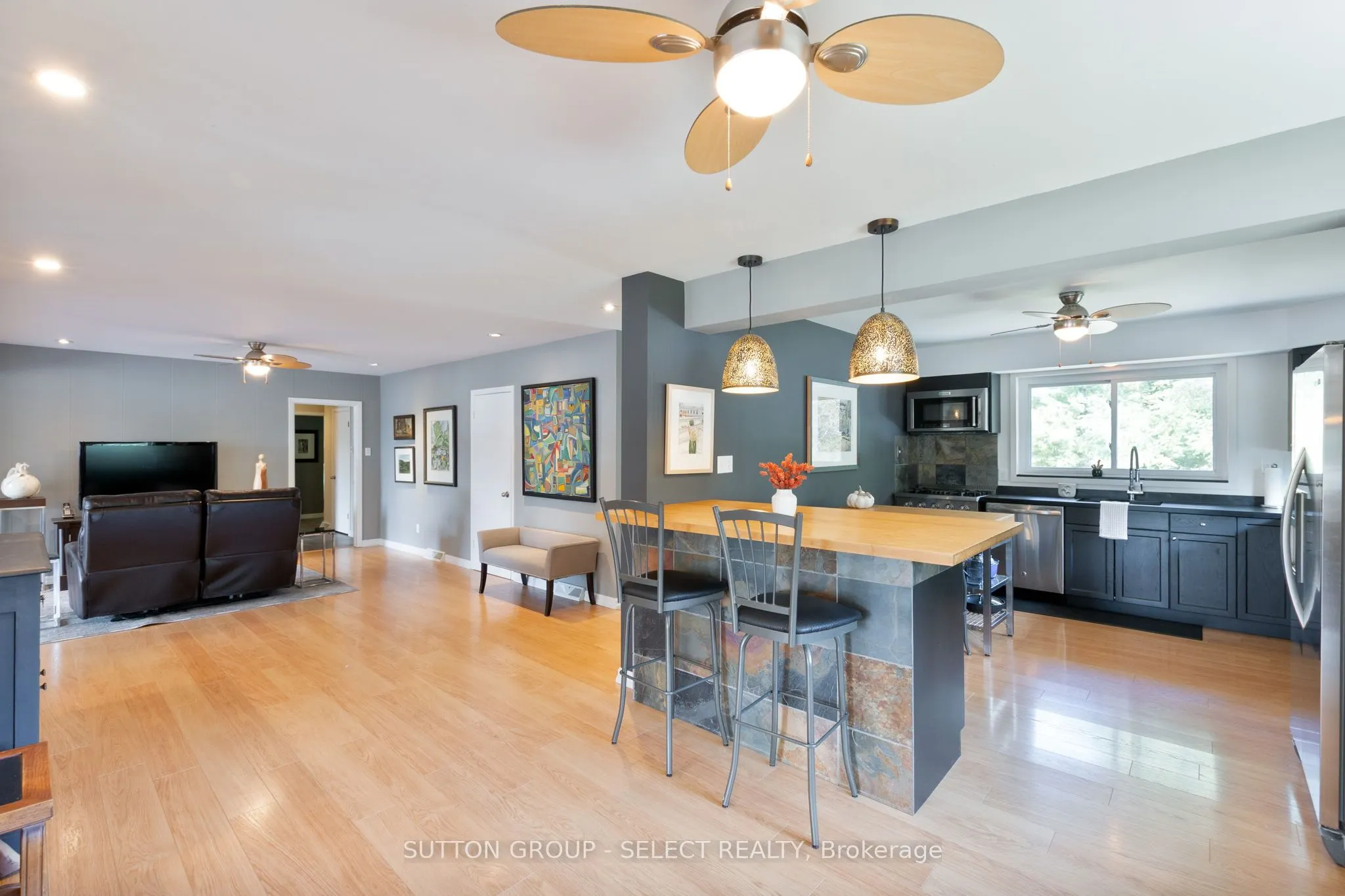 20979 Lakeside Drive
