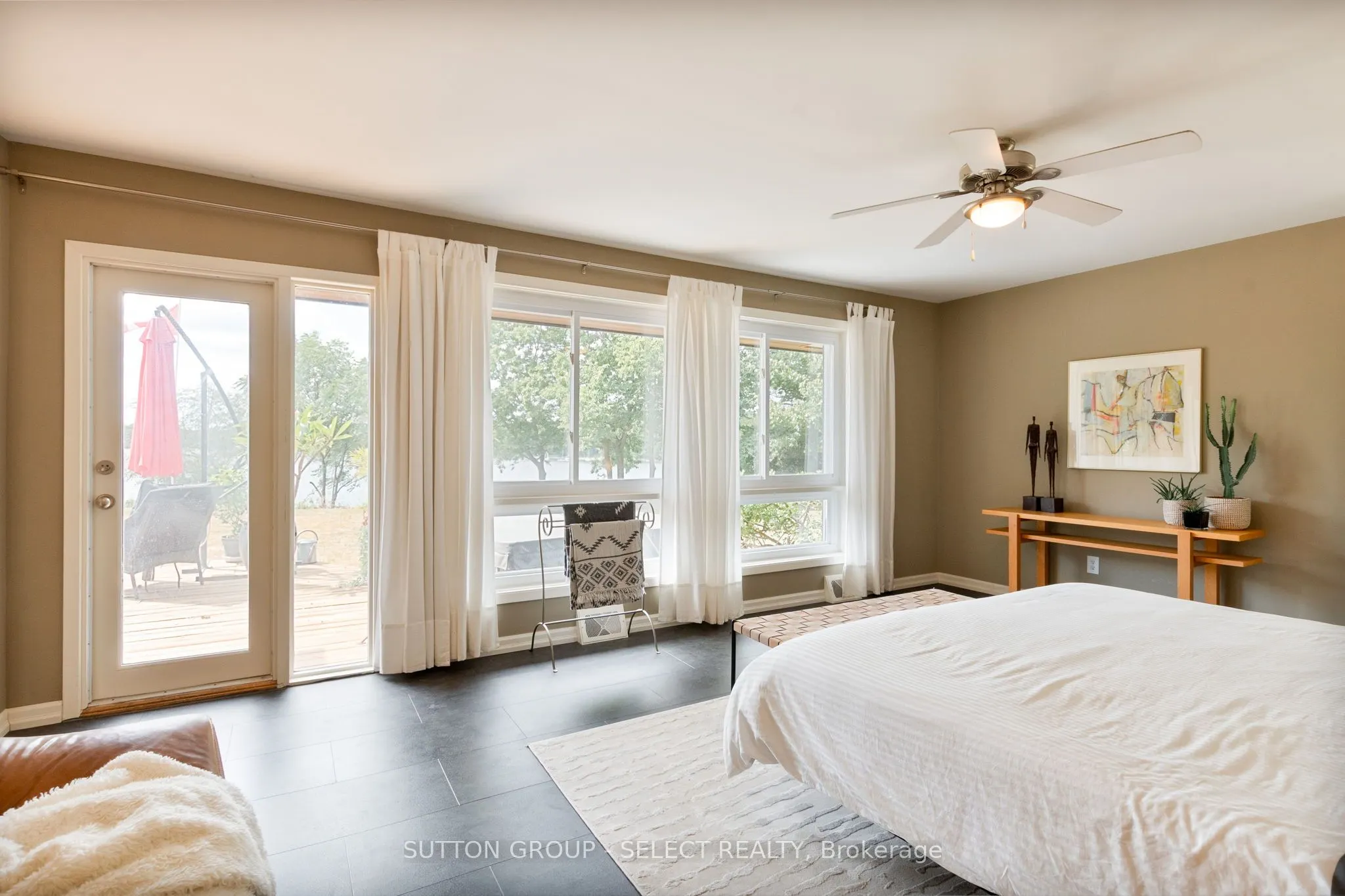 20979 Lakeside Drive