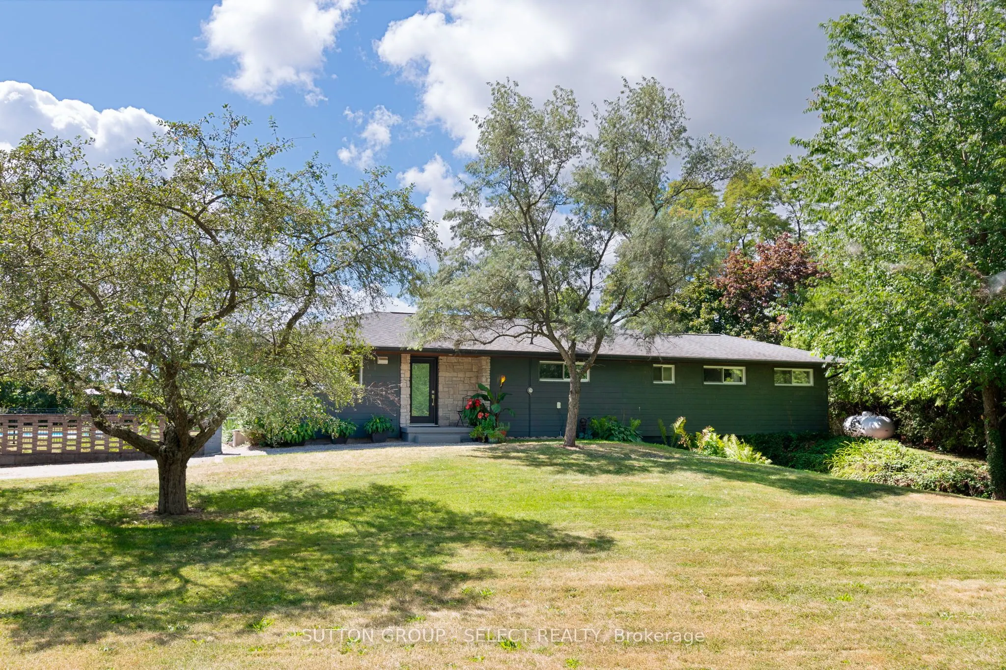 20979 Lakeside Drive