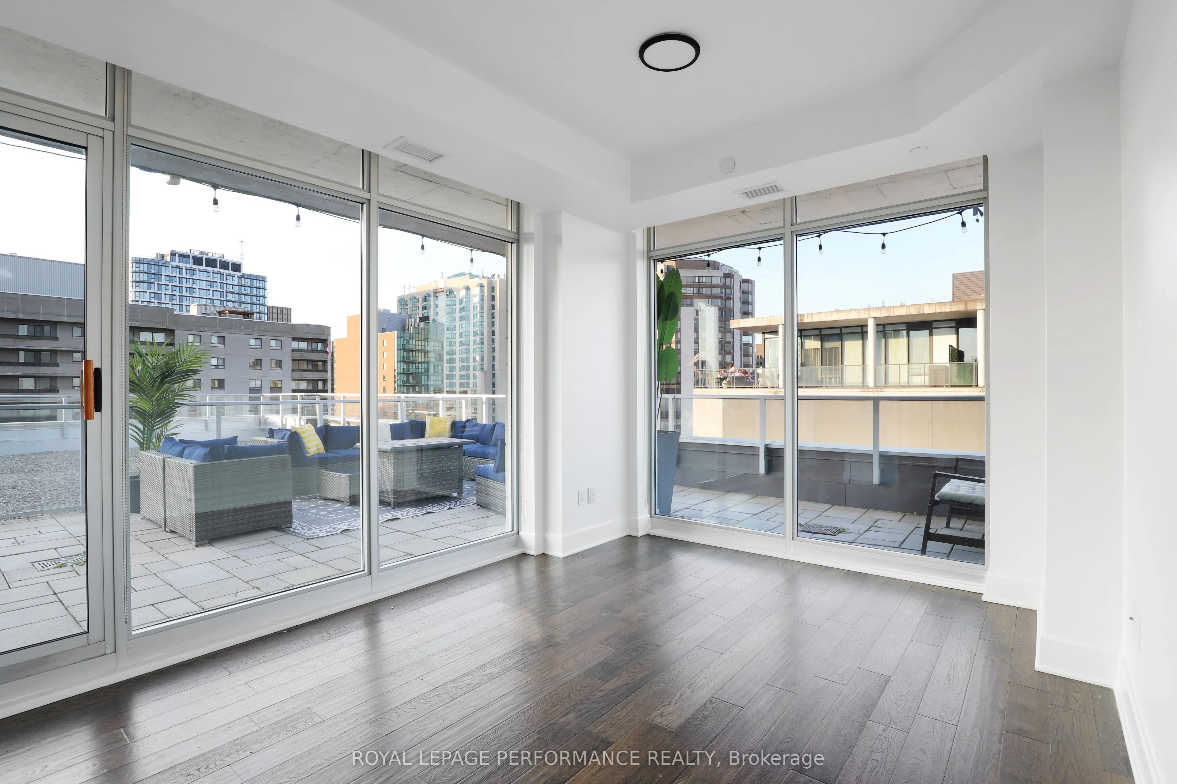 255 Bay Street, #1603
