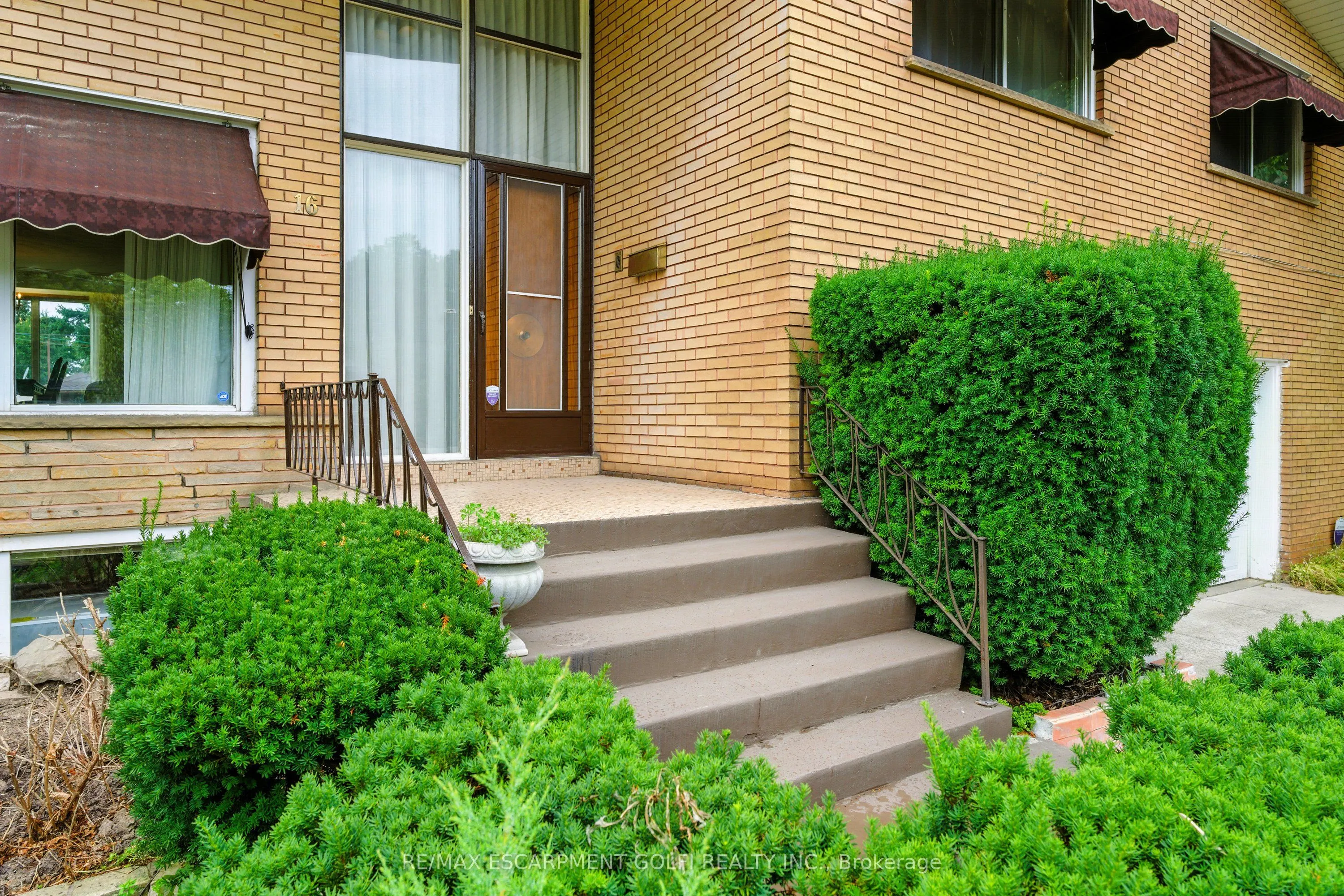 16 Southill Drive