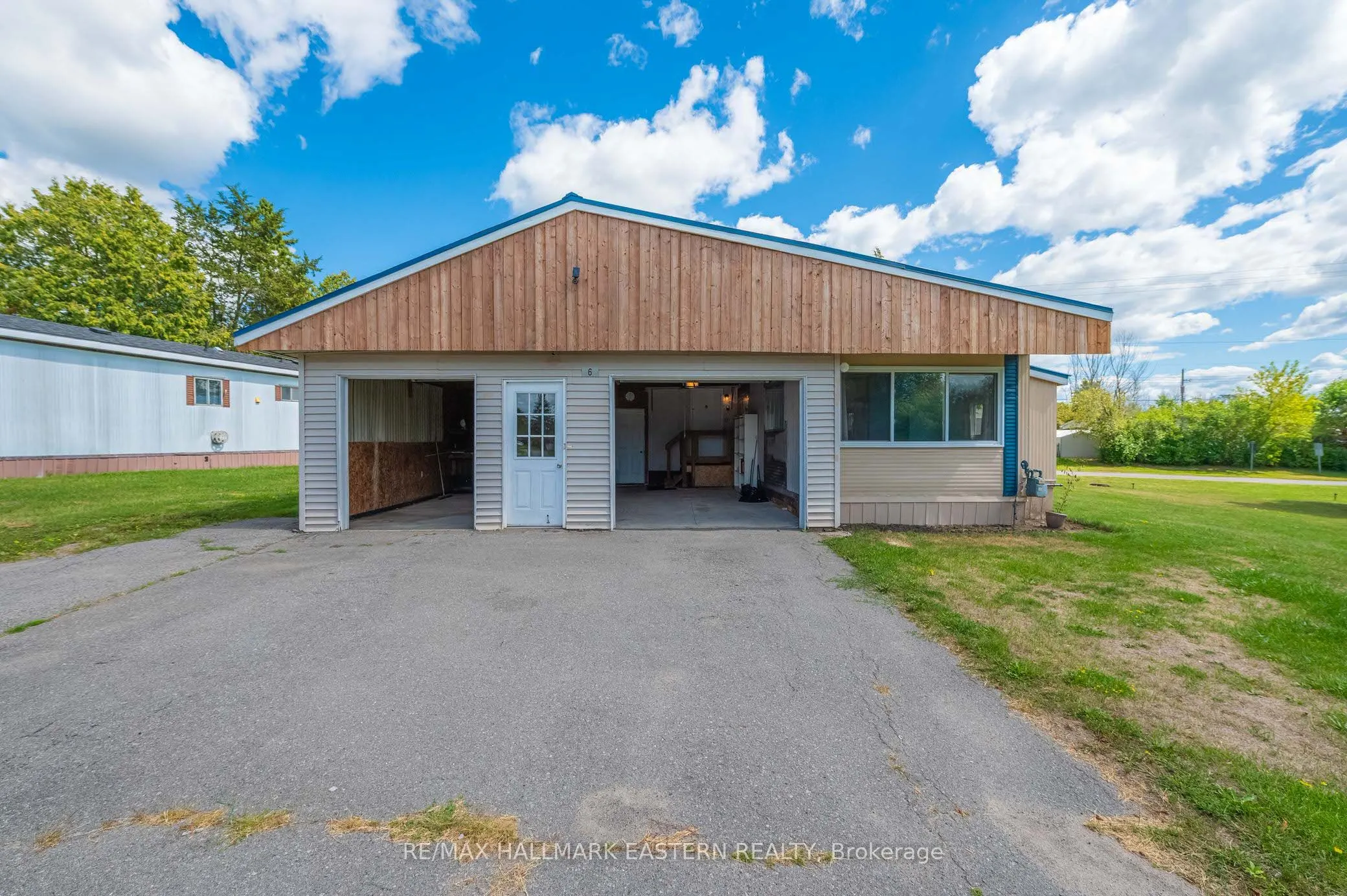 6 Chapel Boulevard