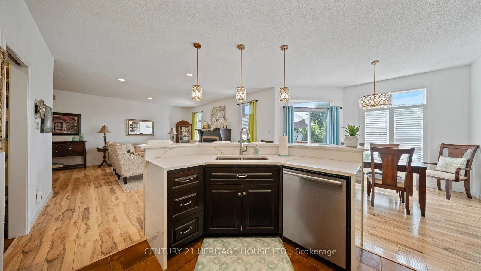 424 Lakeview Drive
