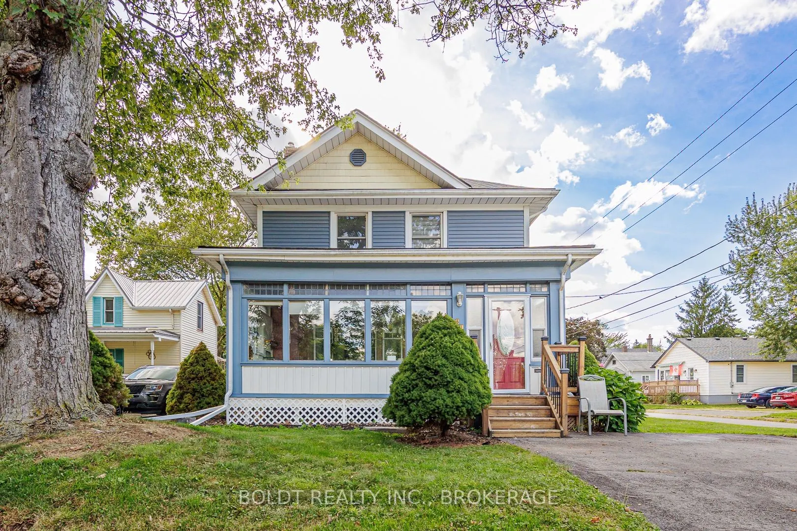 61 WELLAND Street S