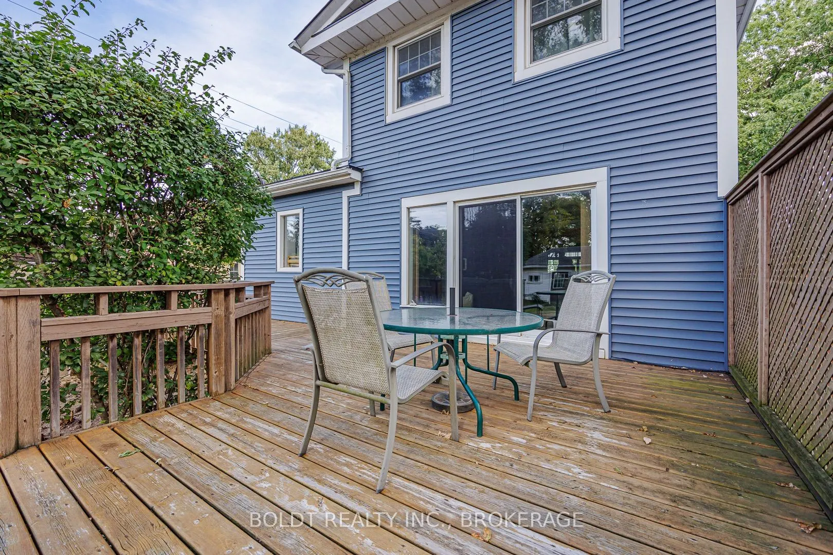61 WELLAND Street S