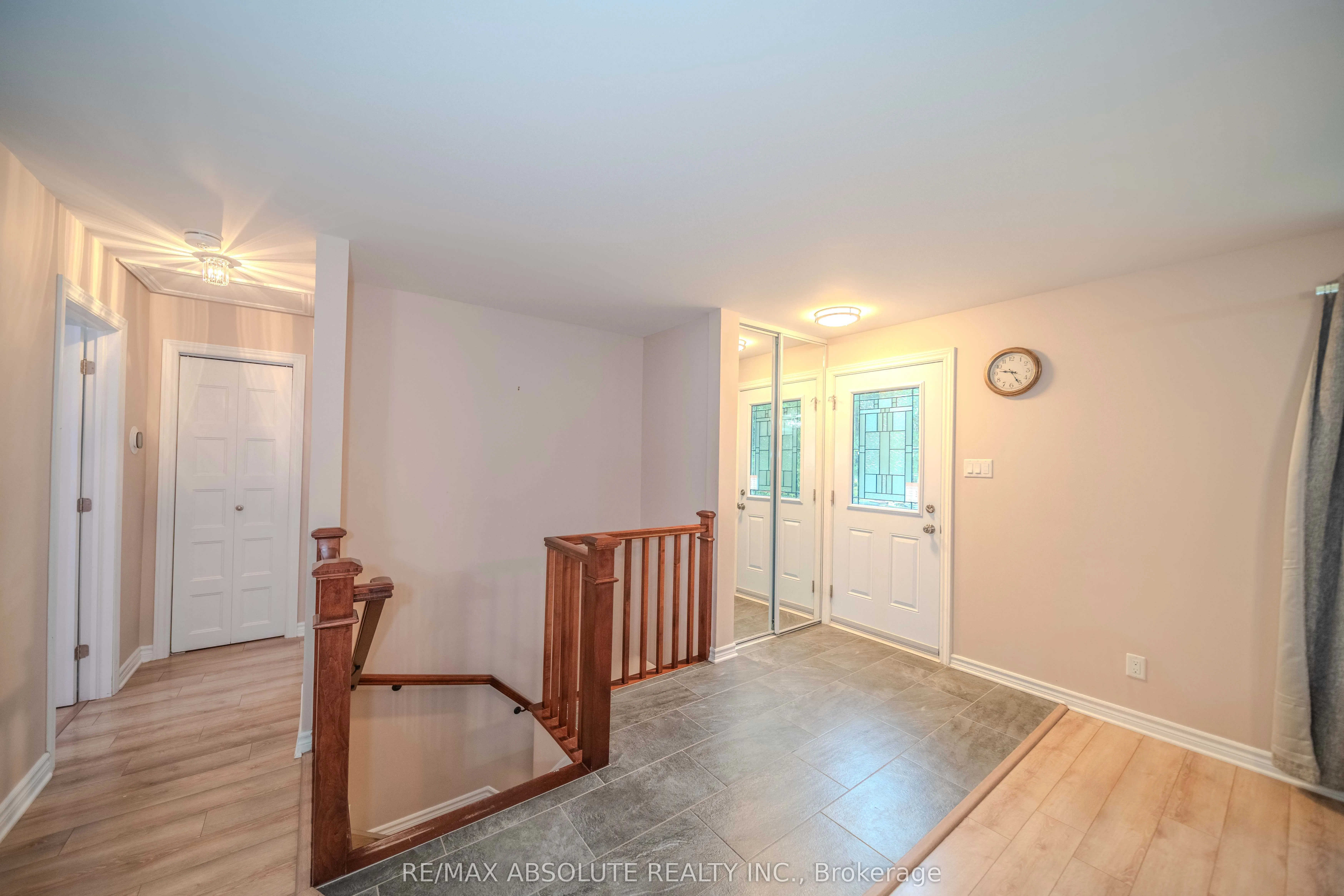 1127 Rollin Road
