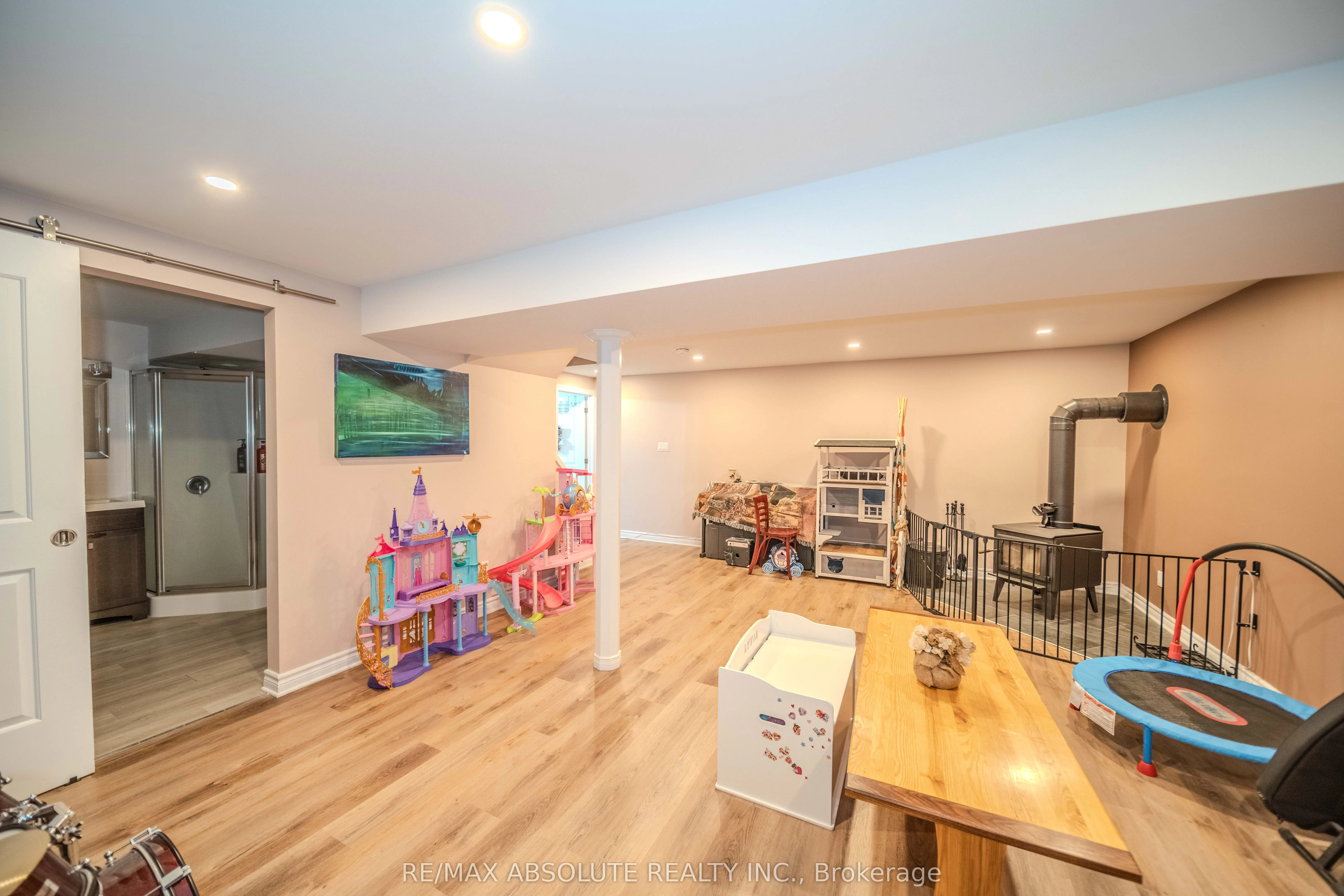1127 Rollin Road