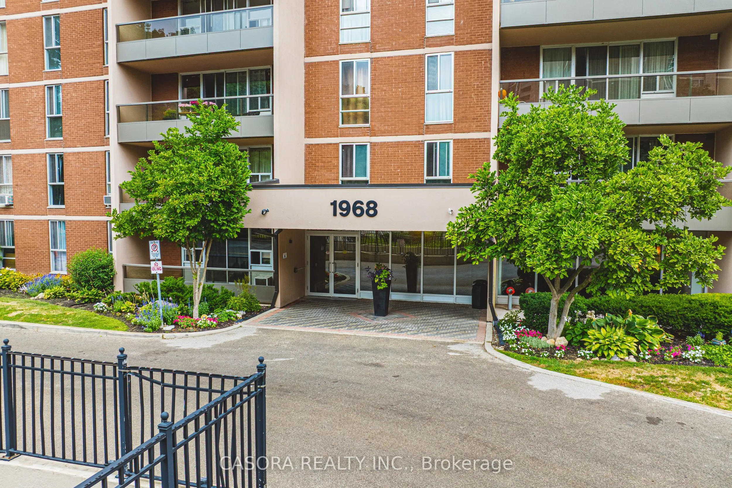 1968 Main Street W, #707