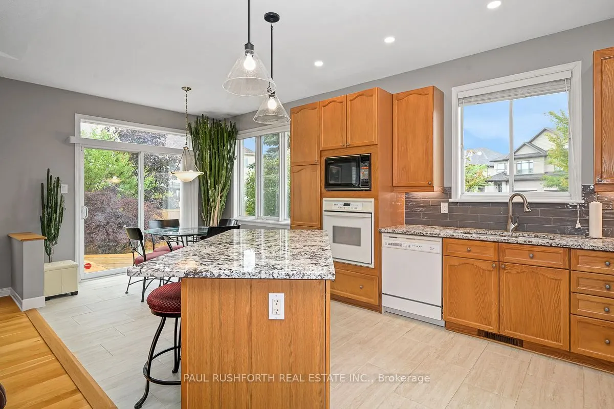 48 Greenhaven Crescent