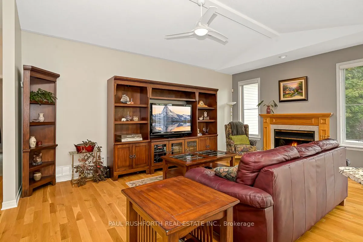 48 Greenhaven Crescent
