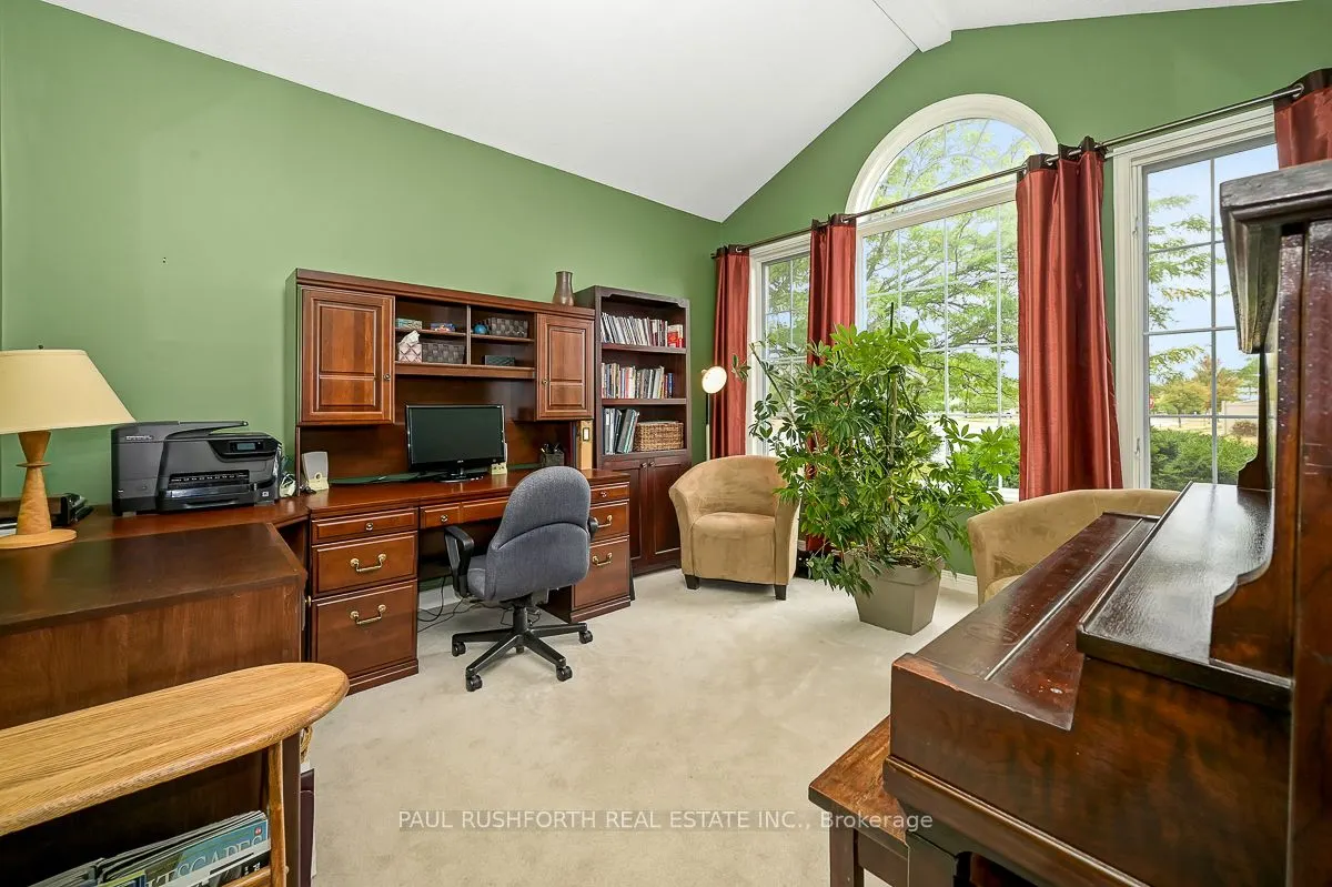 48 Greenhaven Crescent