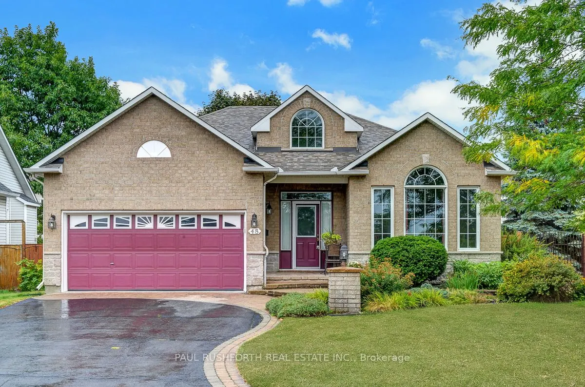 48 Greenhaven Crescent