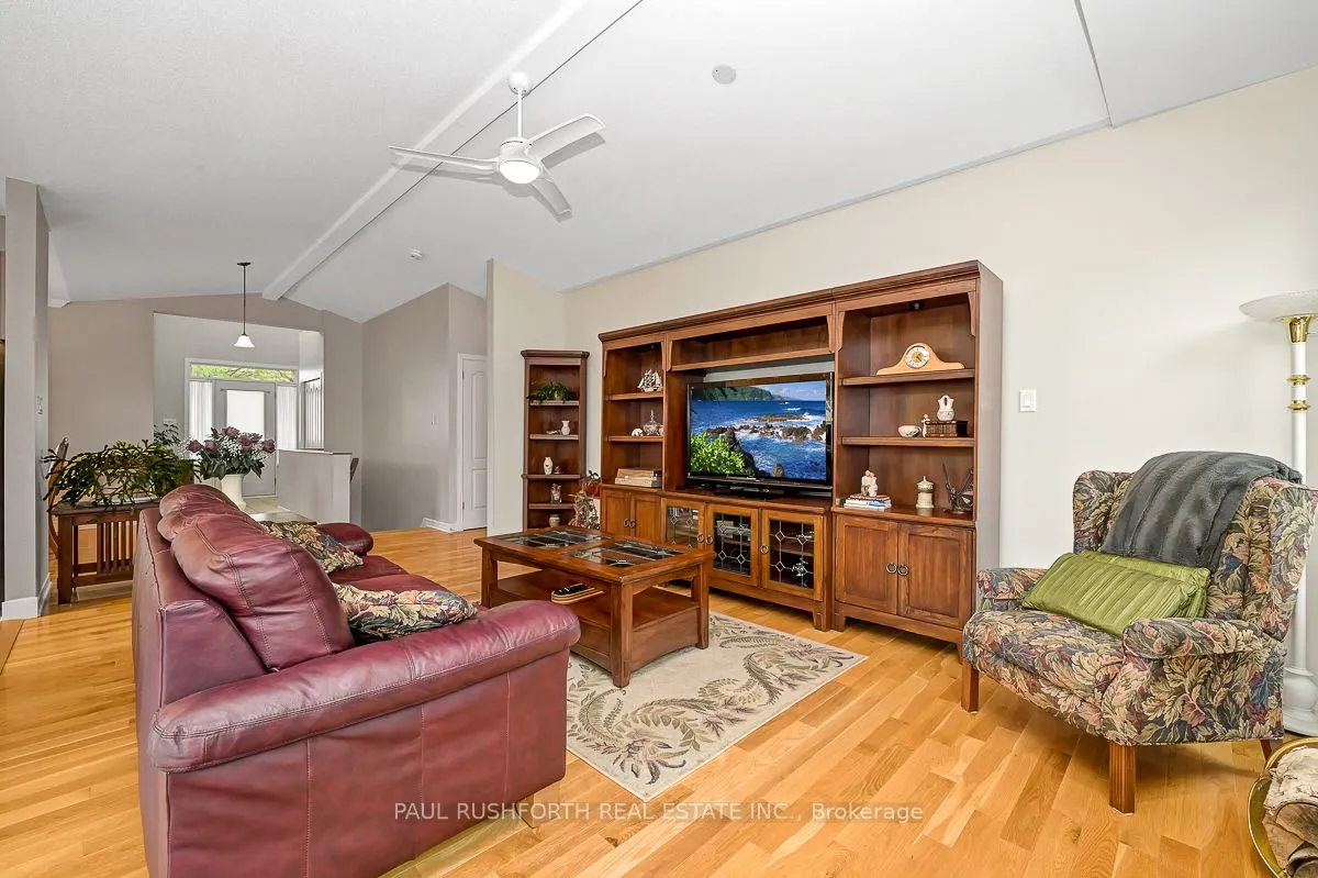 48 Greenhaven Crescent