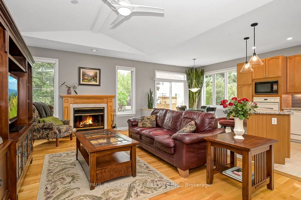 48 Greenhaven Crescent