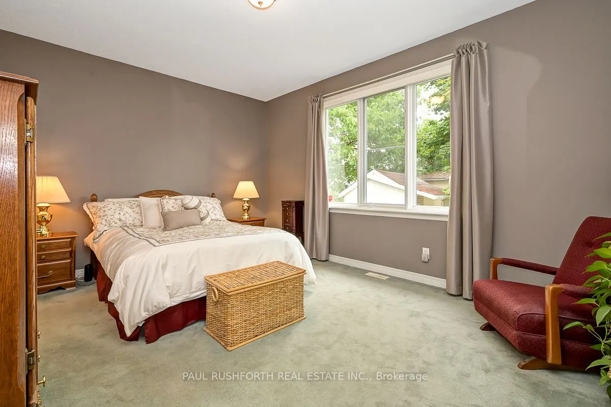 48 Greenhaven Crescent