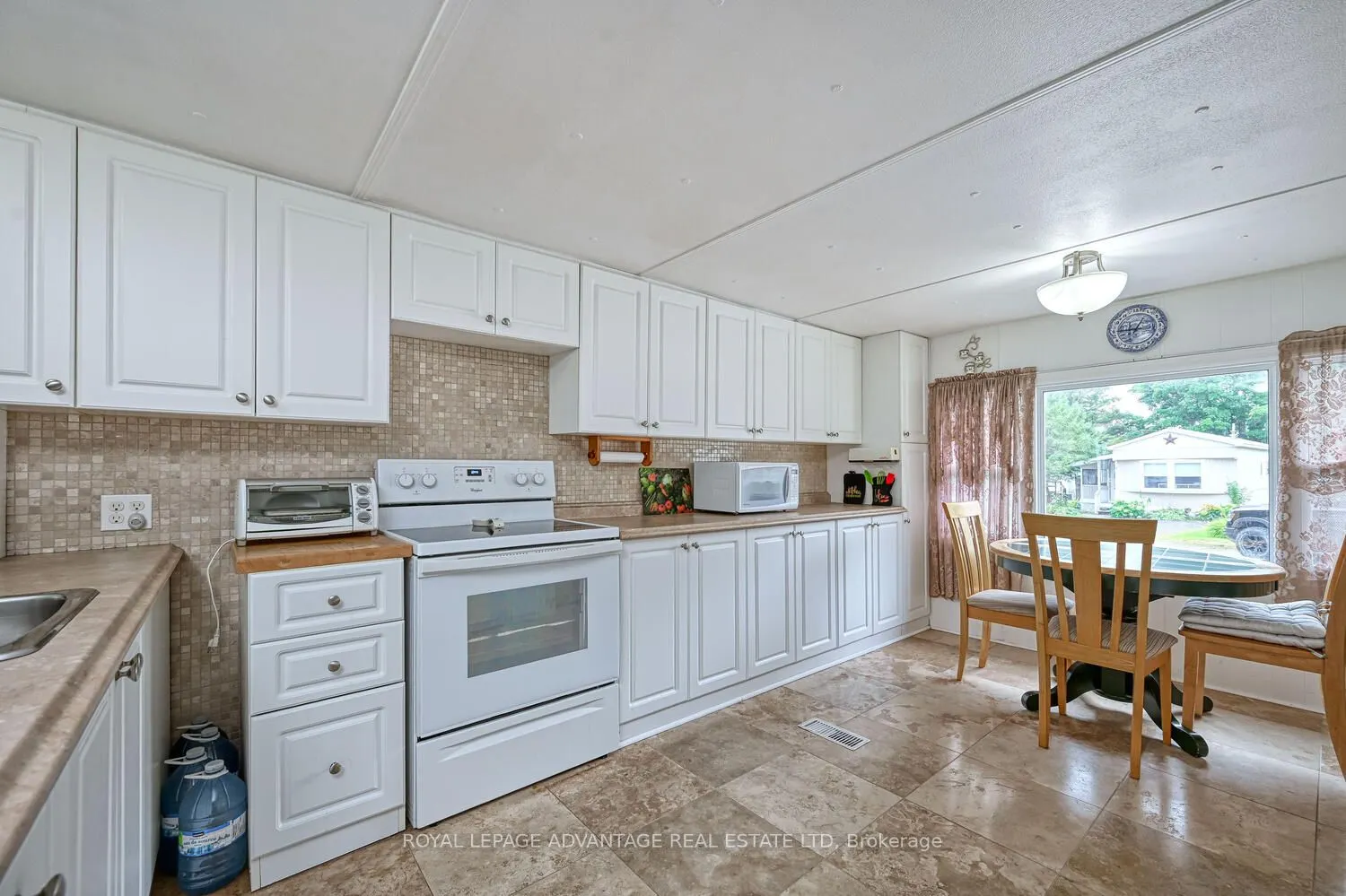 8 Bridle Path N