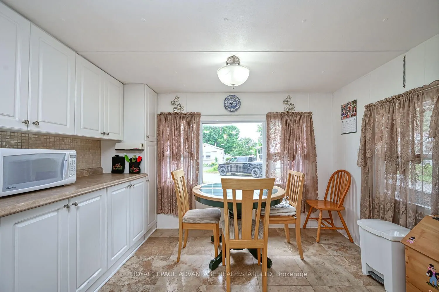 8 Bridle Path N