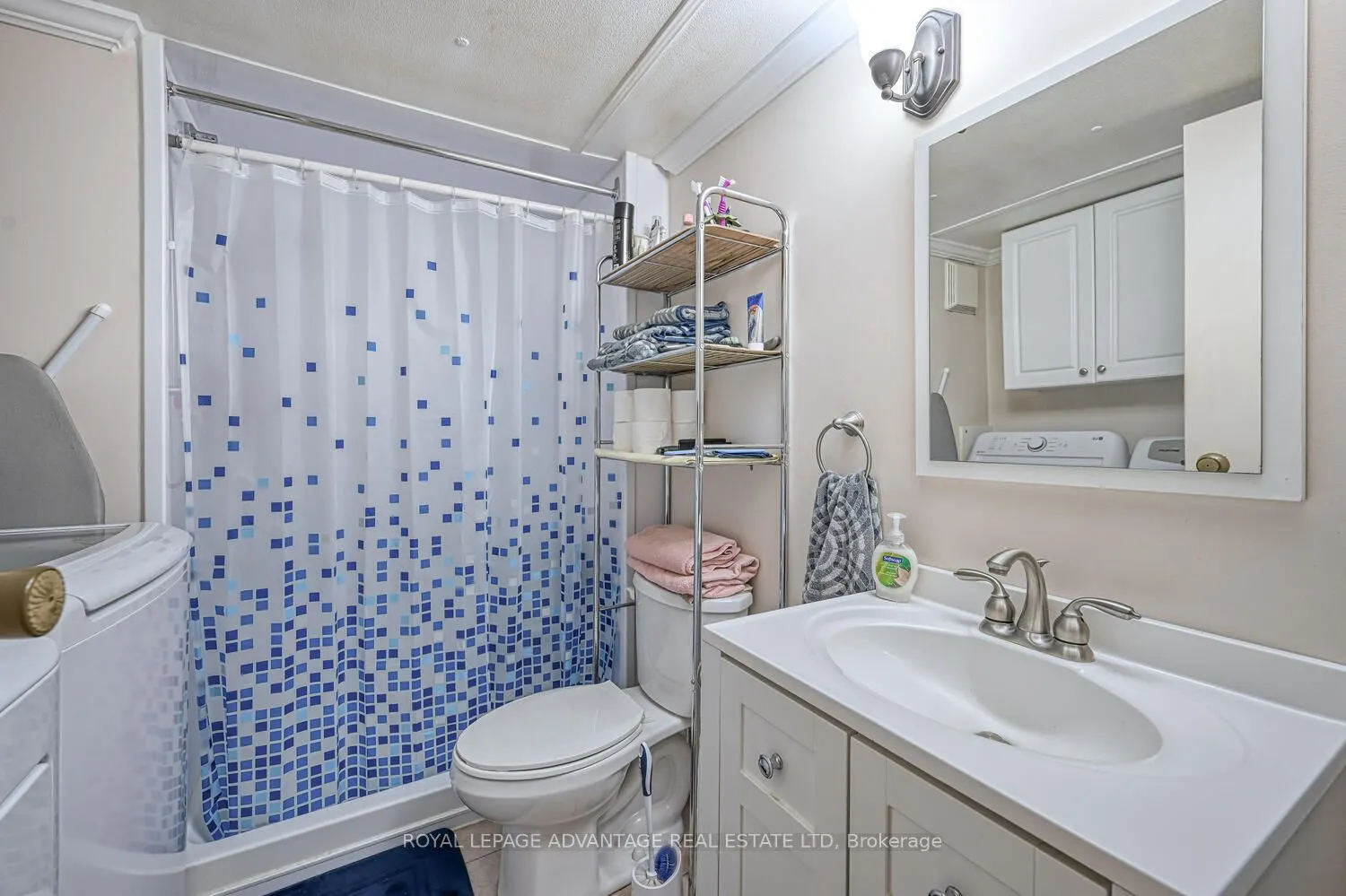 8 Bridle Path N