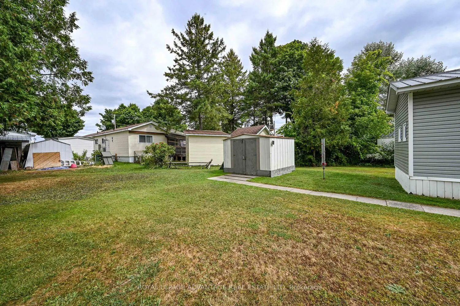 8 Bridle Path N