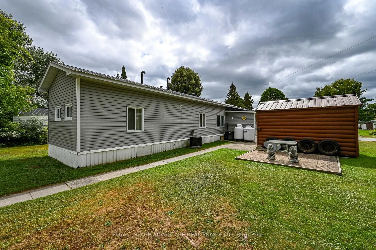 8 Bridle Path N