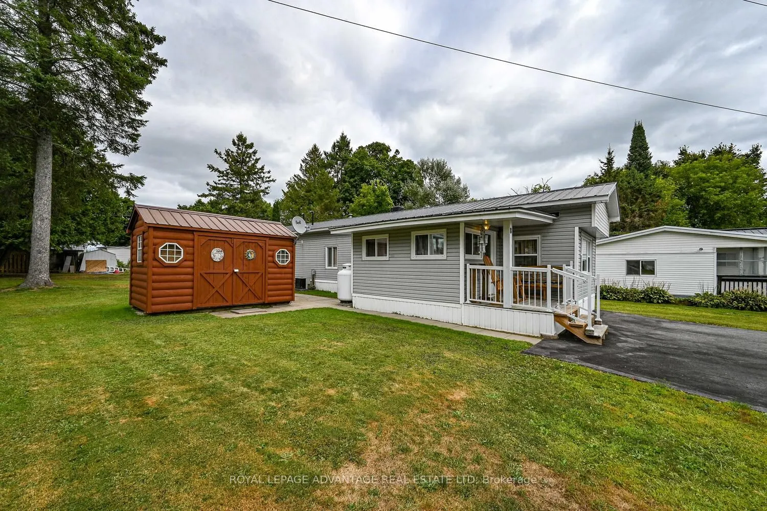8 Bridle Path N
