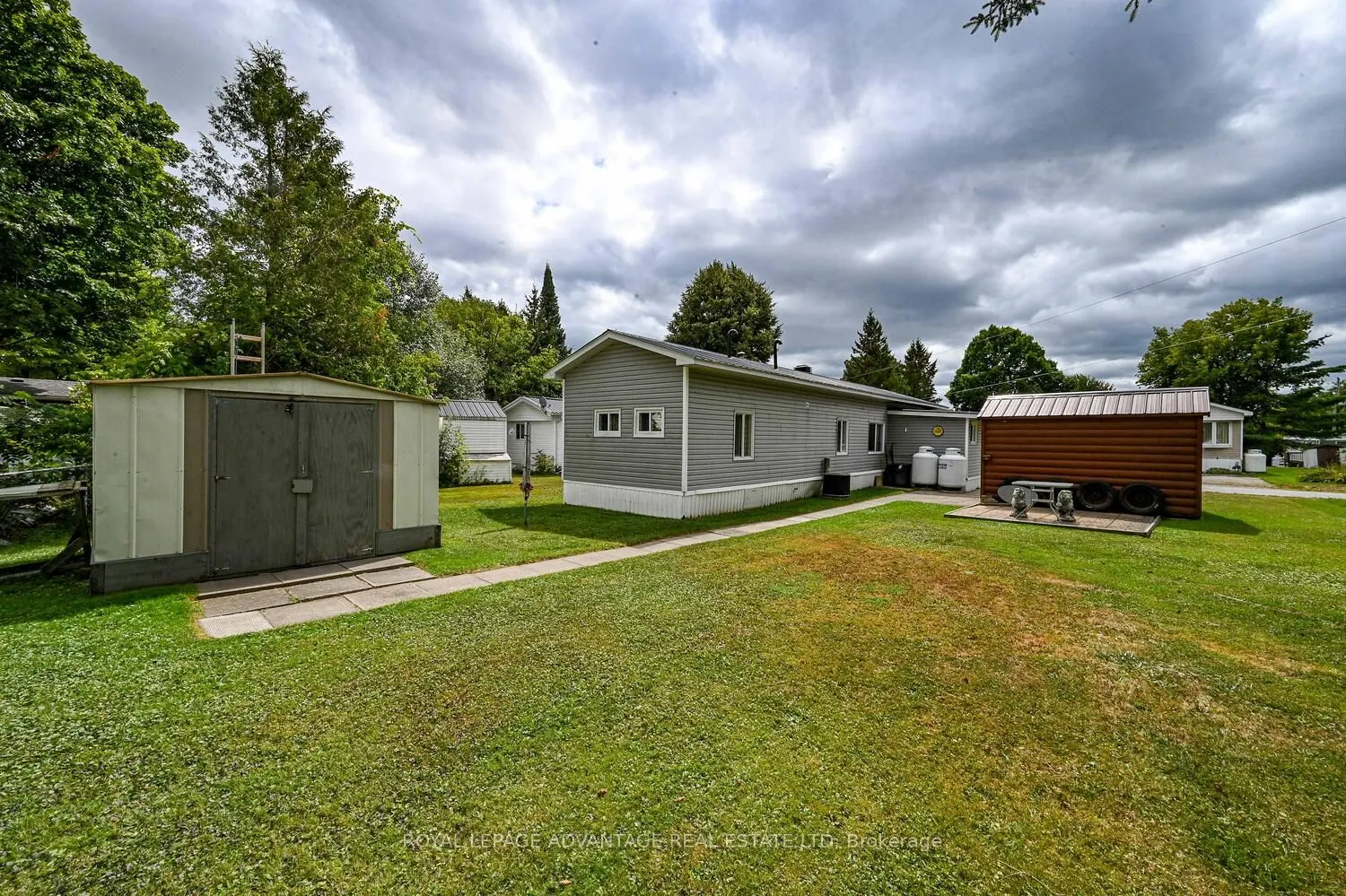 8 Bridle Path N