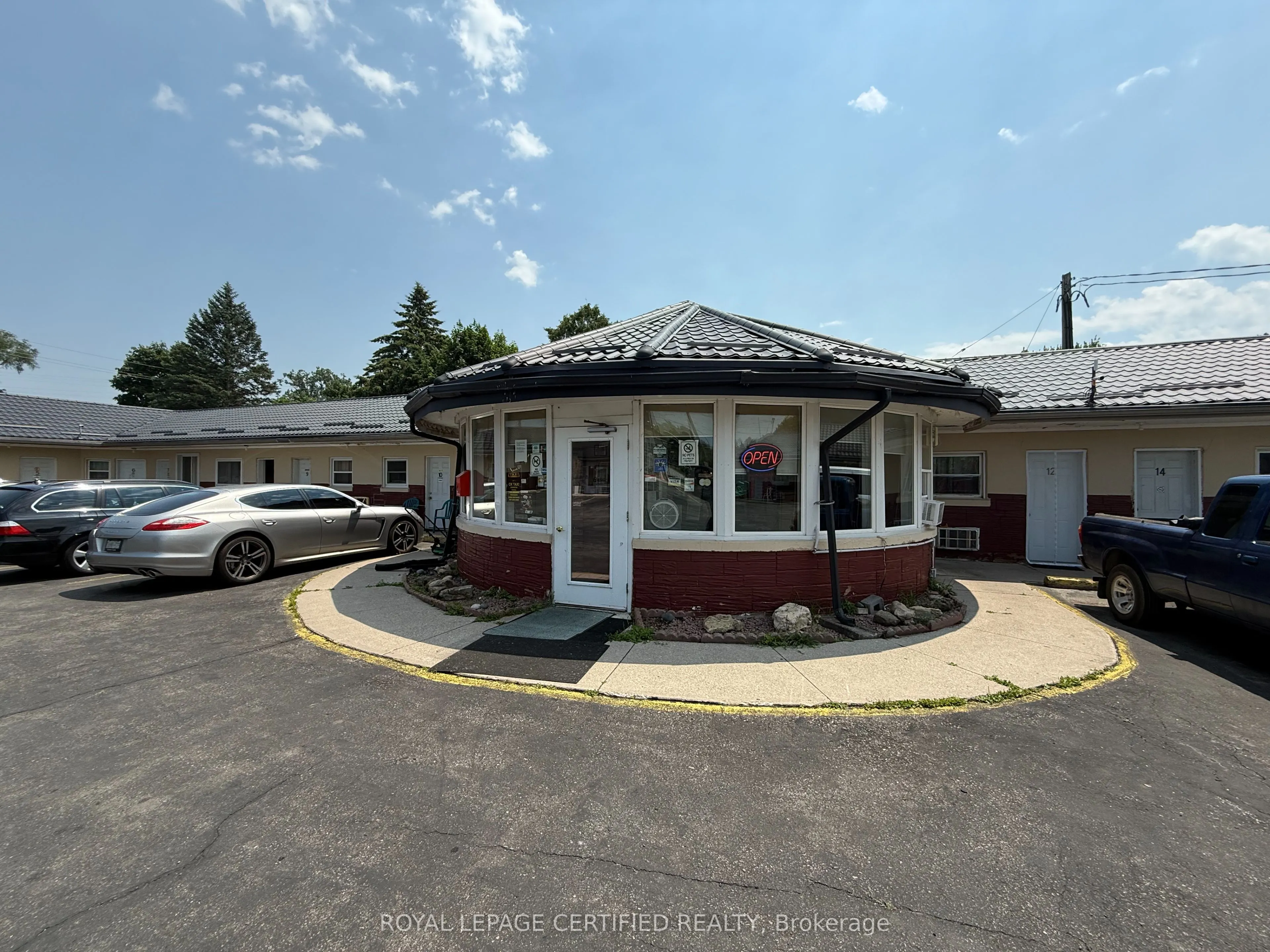 420 Grand Avenue E