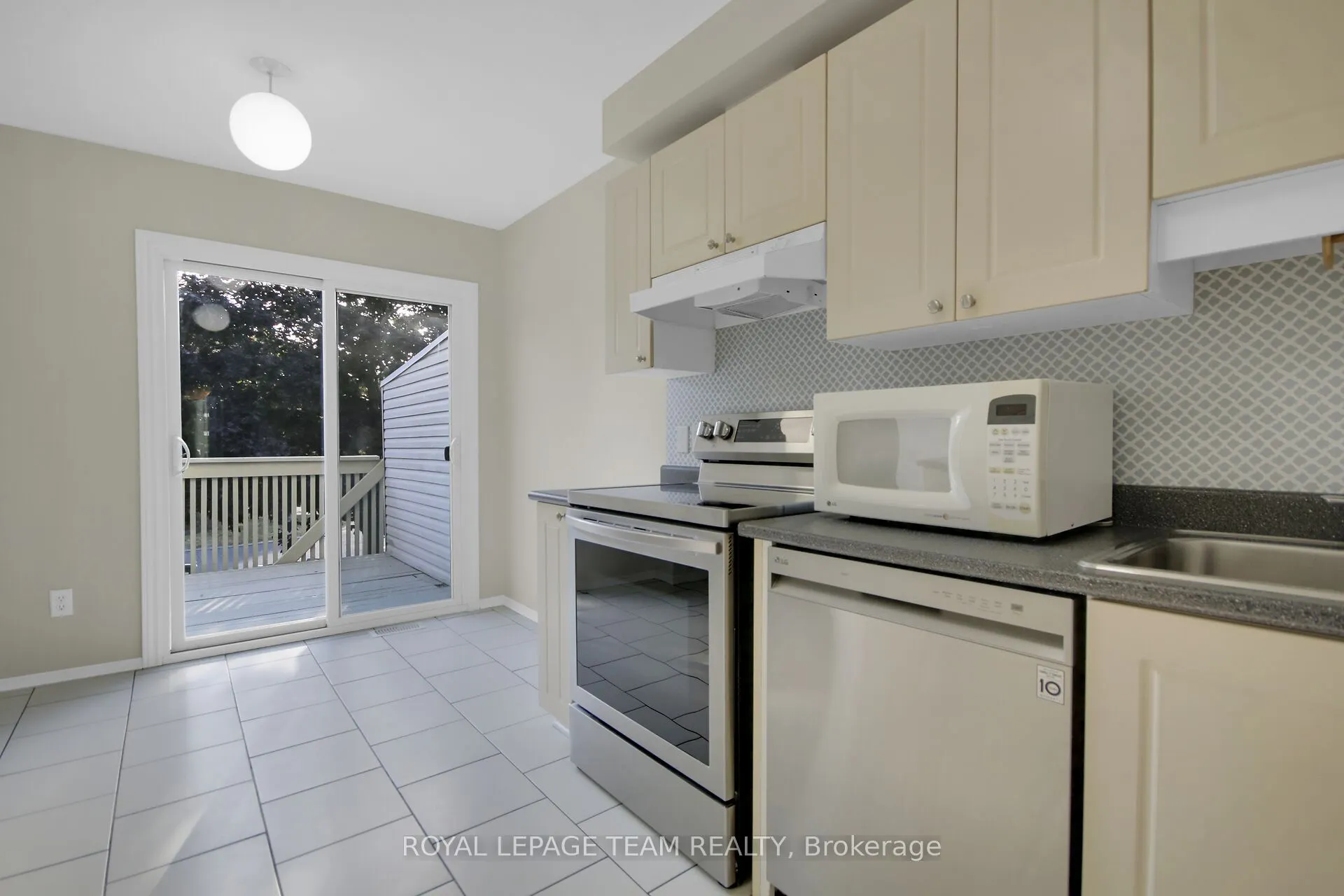 89 Thornbury Crescent