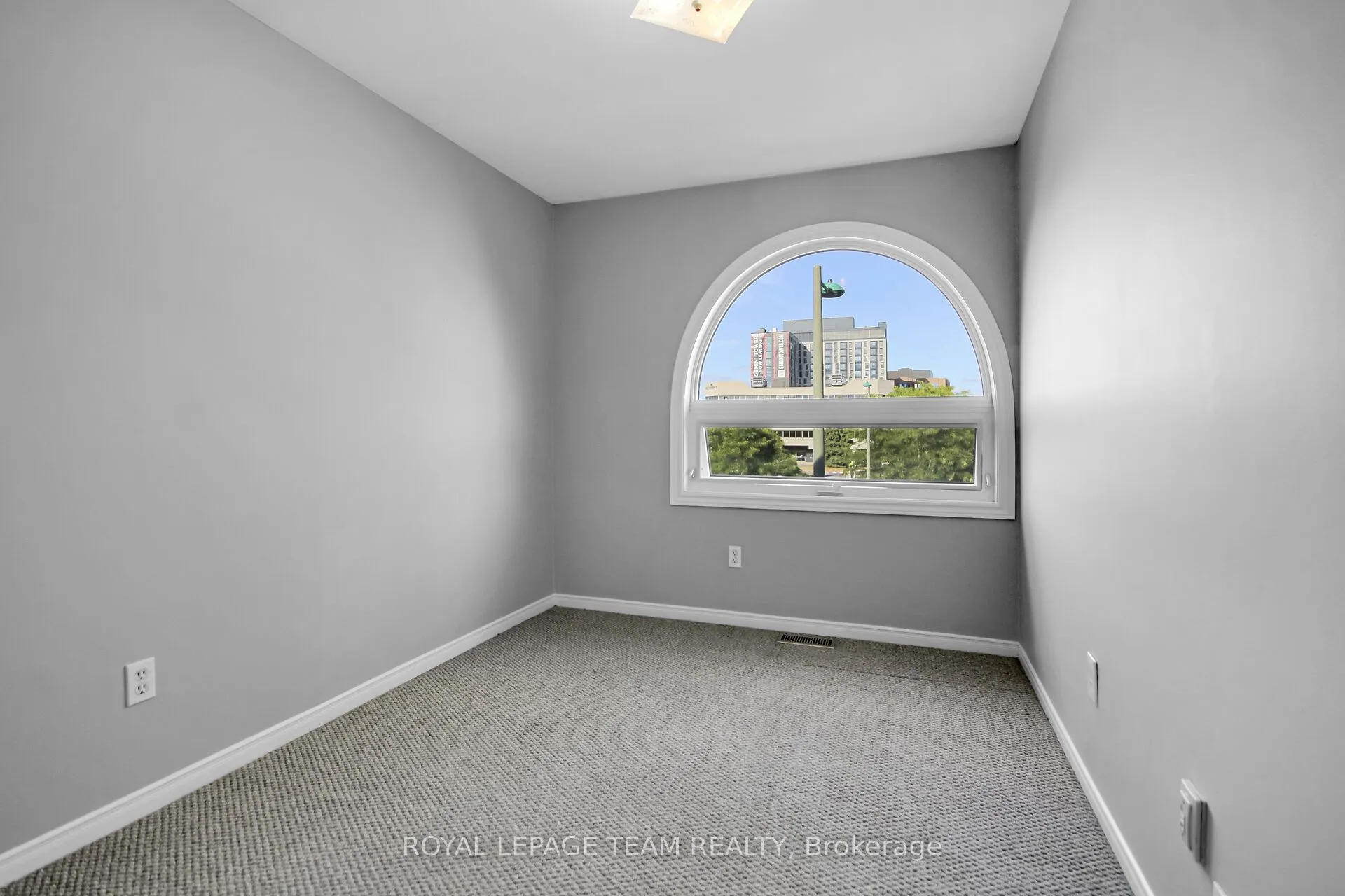 89 Thornbury Crescent