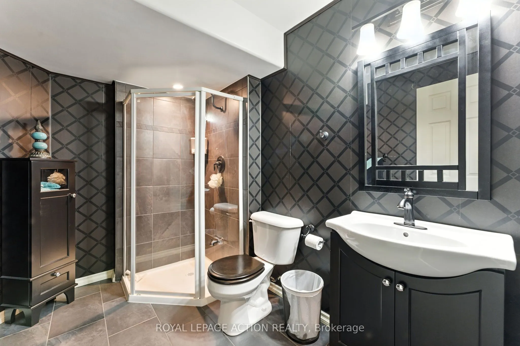 655 Park Road N, #2