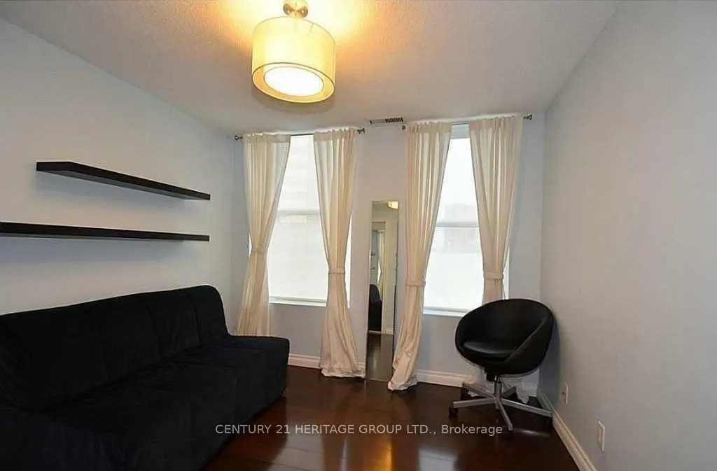36 James Street S, #608