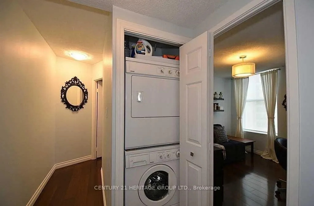 36 James Street S, #608