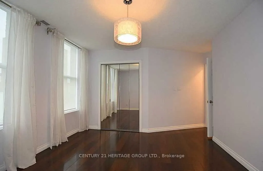 36 James Street S, #608