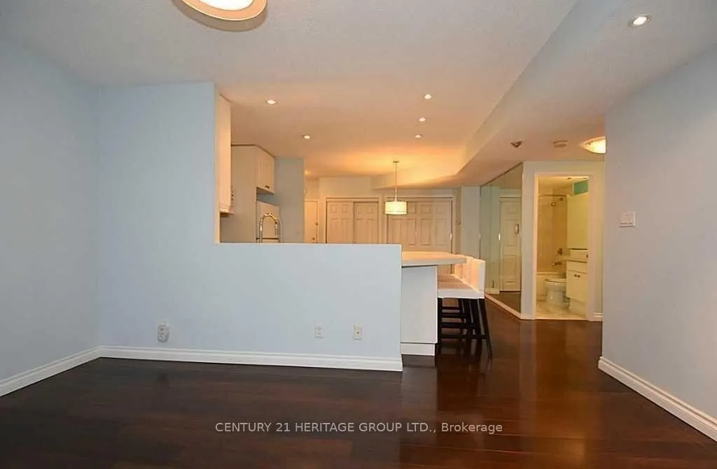 36 James Street S, #608